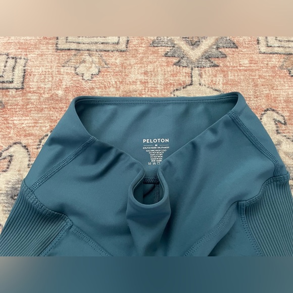 Peloton Show Up Blue Pocket Athletic Workout Leggings Size Medium - Picture 3 of 6